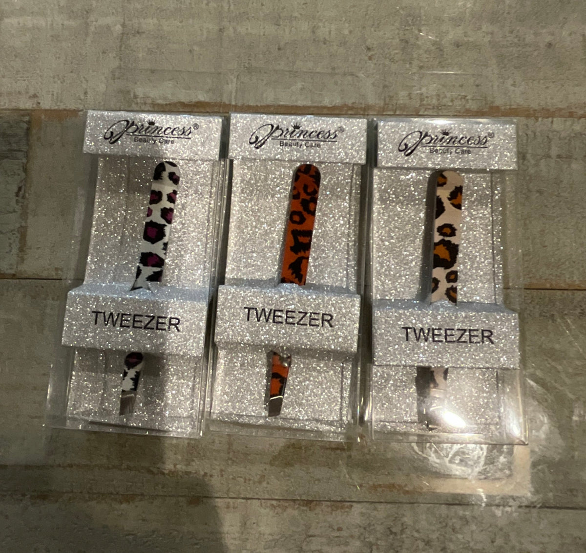Tweezers